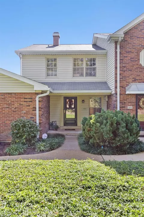1062 Brooksgate Manor Dr, Saint Louis, MO 63122