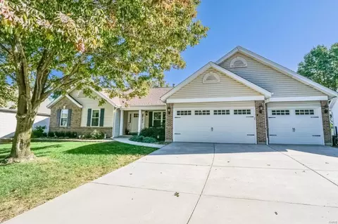26 Palace Green Ct, O'fallon, MO 63366