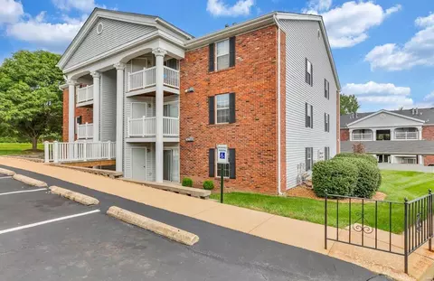 1924 Marine Terrace Dr #H, Saint Louis, MO 63146