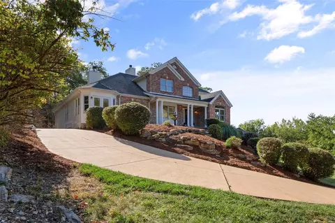 318 Hays Hill Dr, Fenton, MO 63026