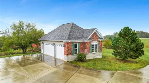 341 N Quail Point Dr, O'fallon, MO 63366 photo 6