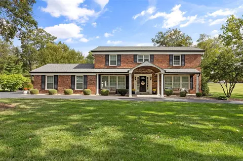 320 Magna Carta Dr, Saint Louis, MO 63141