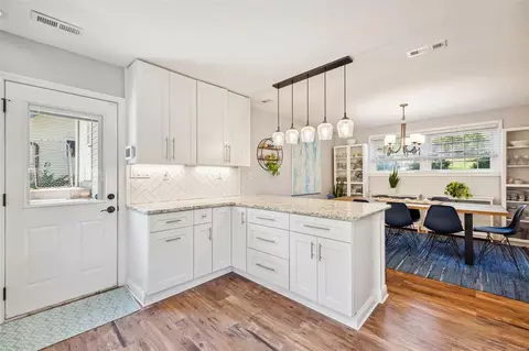 806 Brookvale Ter, Manchester, MO 63021