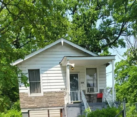 4423 Ravenwood Ave, Saint Louis, MO 63121