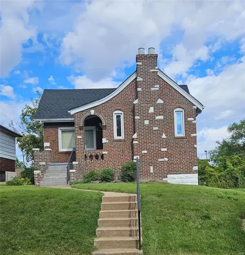 7127 Hunter Ave, Saint Louis, MO 63121
