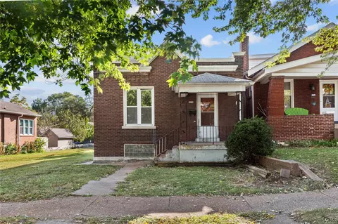 4142 Walsh St, Saint Louis, MO 63116