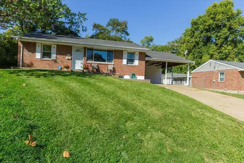 9030 Doyle Ave, Saint Louis, MO 63114