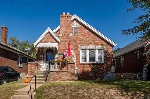 6405 Pernod Ave, Saint Louis, MO 63139
