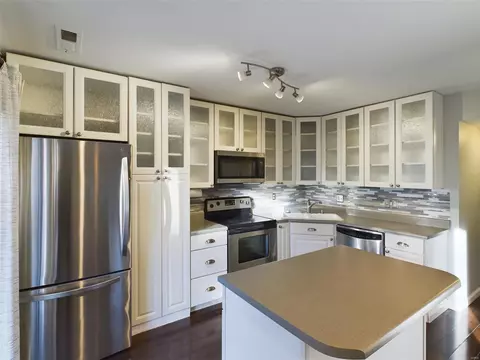 296 Carmel Woods Dr, Ellisville, MO 63021 photo 8