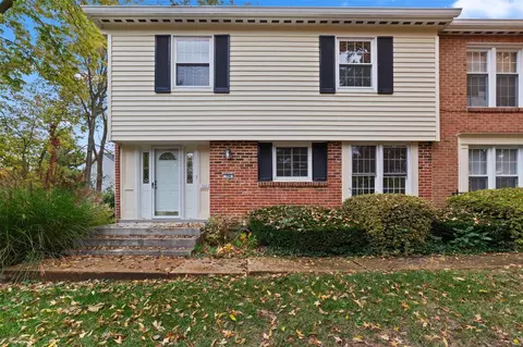 768 Amolac Dr, Saint Louis, MO 63141