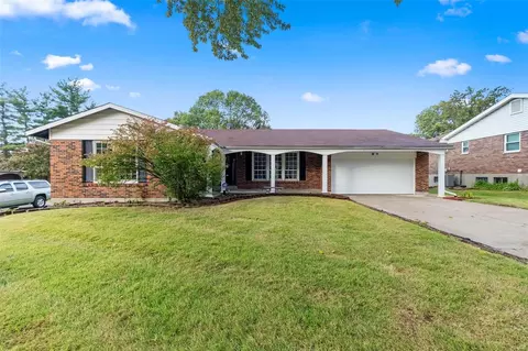 14463 Gravelle Ln, Florissant, MO 63034