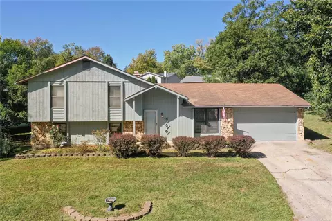729 Magnolia Ln, Saint Peters, MO 63376