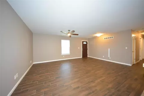 1232 Begonia Dr, O'fallon, MO 63366 photo 2