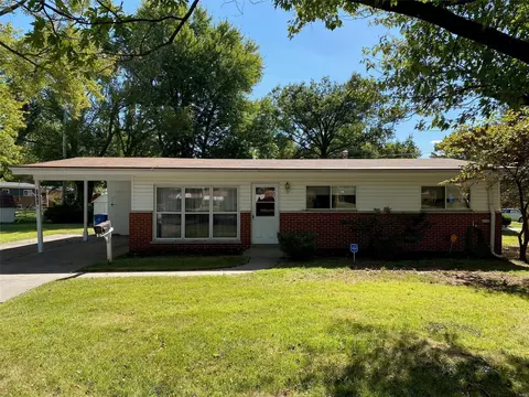 1900 Saint Catherine St, Florissant, MO 63033