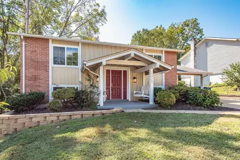 12548 Dawn Beth Dr, Maryland Heights, MO 63043