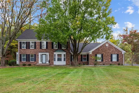 14801 Aurelia Dr, Florissant, MO 63034