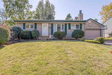 226 Toulon Dr, Saint Louis, MO 63129