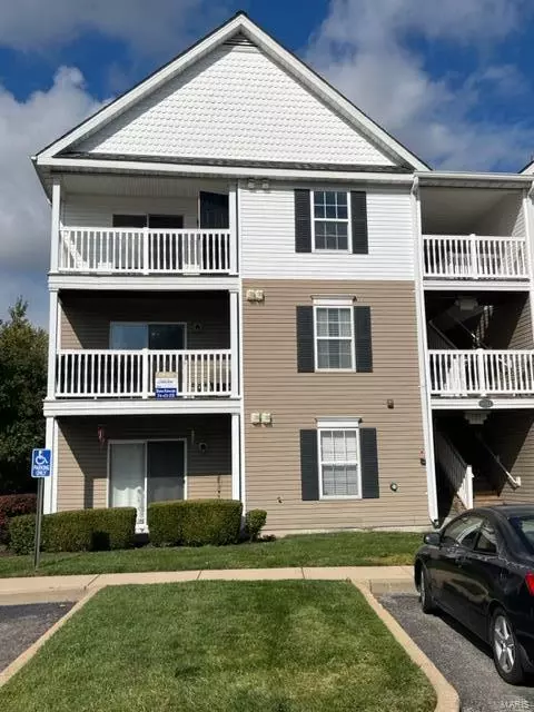 9744 Bexley Station Dr #8E, Saint Louis, MO 63123