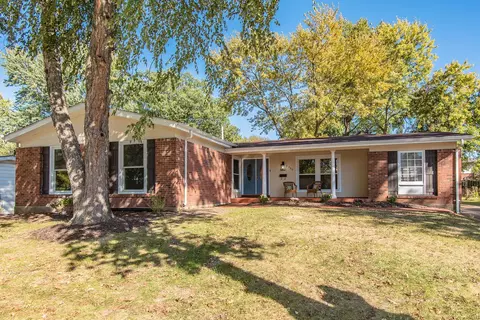 2460 Derhake Rd, Florissant, MO 63033