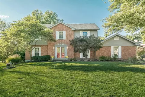 435 Londondary Dr, Ballwin, MO 63011