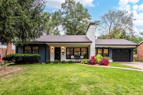 40 Villawood Ln, Saint Louis, MO 63119