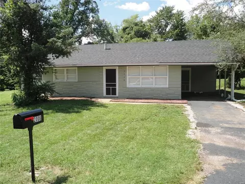 2008 Bella Clare Dr, Saint Louis, MO 63136