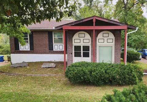 5328 Hern Dr, Saint Louis, MO 63134