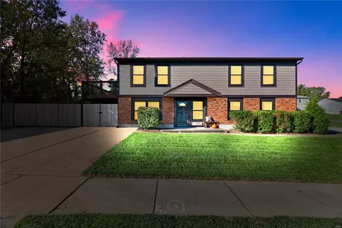 1549 Lynnbrook Dr, Saint Charles, MO 63303