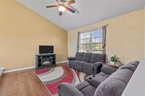 27 Tailor Ct, O'fallon, MO 63368 photo 3