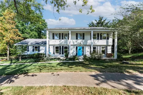 15019 Manor Creek Dr, Chesterfield, MO 63017