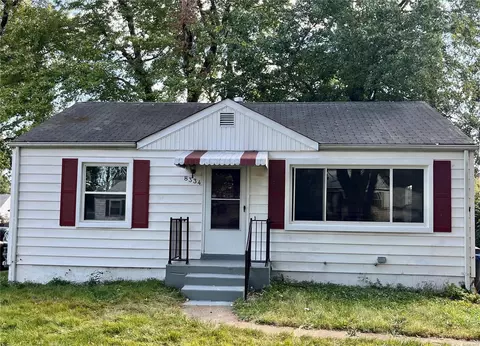 8334 Fairbanks Dr, Saint Louis, MO 63134