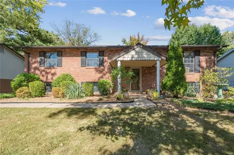 11939 Amherst Dr, Saint Louis, MO 63131
