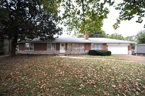 2911 N Lindbergh Blvd, Saint Ann, MO 63074