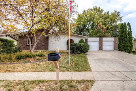 3200 Essex Dr, Saint Charles, MO 63301