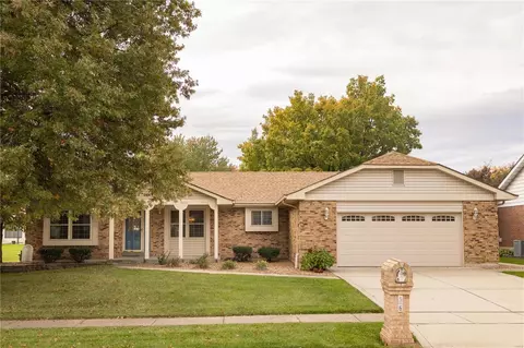 56 Huntington Pkwy, Saint Charles, MO 63301