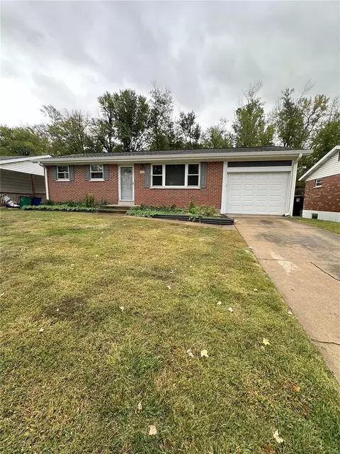 112 Martigney Dr, Saint Louis, MO 63129