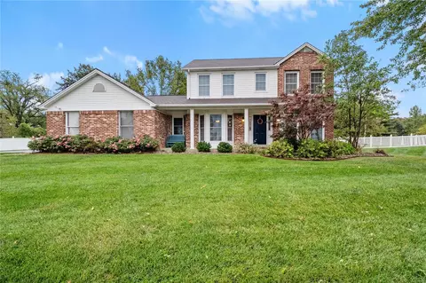 11971 Autumn Lakes Dr, Maryland Heights, MO 63043