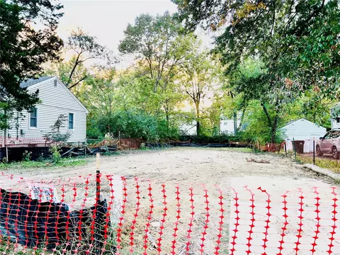 741 Simmons Ave, Kirkwood, MO 63122