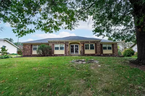 62 Savoy Dr, Lake Saint Louis, MO 63367