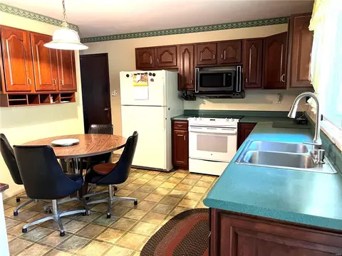 303 Brightfield Dr, Ballwin, MO 63021 photo 6