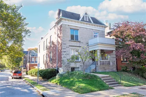3800 Flad Ave, Saint Louis, MO 63110