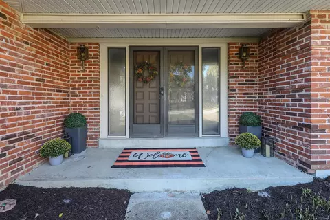 151 Lucerne Place Dr, Ballwin, MO 63011 photo 2