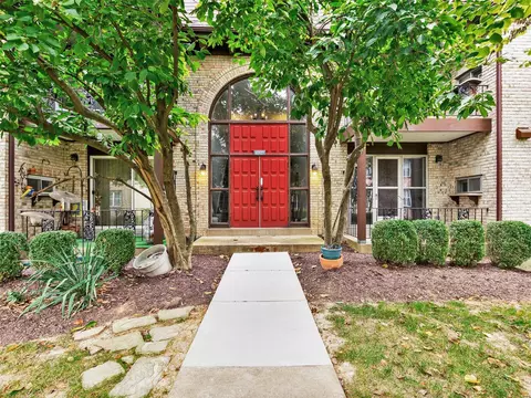 11927 Villa Dorado Dr #B, Saint Louis, MO 63146
