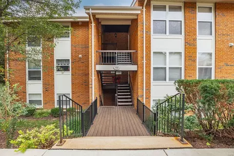 1920 Hunting Lake Ct #301, Saint Louis, MO 63122