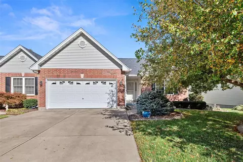 407 Linda Marie Dr #11B, O'fallon, MO 63366