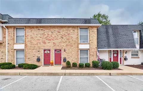 1127 Rue La Chelle Walk, Creve Coeur, MO 63141