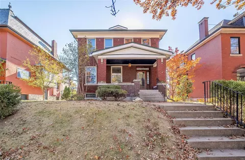 3660 Utah Pl, Saint Louis, MO 63116