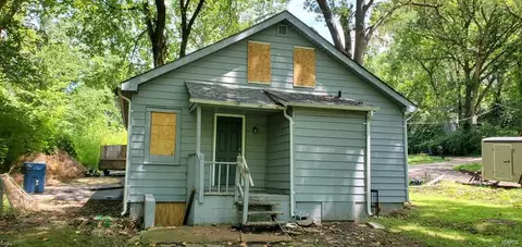 701 Marvin Ave, Saint Louis, MO 63135