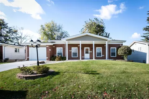 317 Pralle Ln, Saint Charles, MO 63303