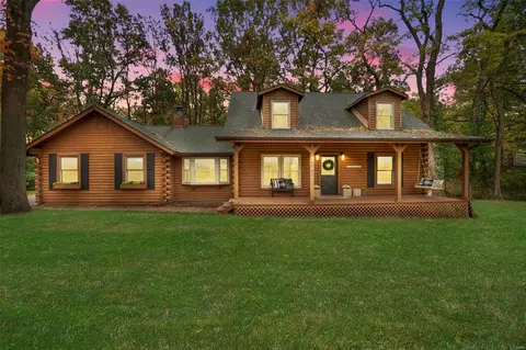 5941 Lafayette Dr, Weldon Spring, MO 63304
